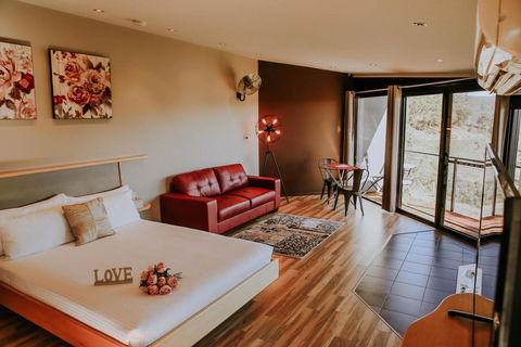 Eagle View Escape - Hotel Accommodation 2