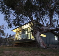 Ecocrackenback 10 - Sustainable chalet close to the slopes - Hotel Accommodation