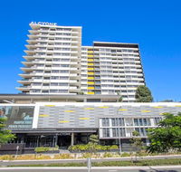Elite elegance 2BRHamilton APT with Parking - Hotel Accommodation