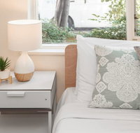 Elle Apartments by Ready Set Host - Hotel Accommodation