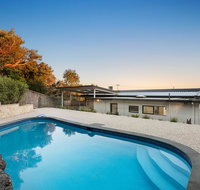 Ellerina Sea Vista Luxury Family Retreat with sauna pool amazing water views walk to beach - Hotel Accommodation
