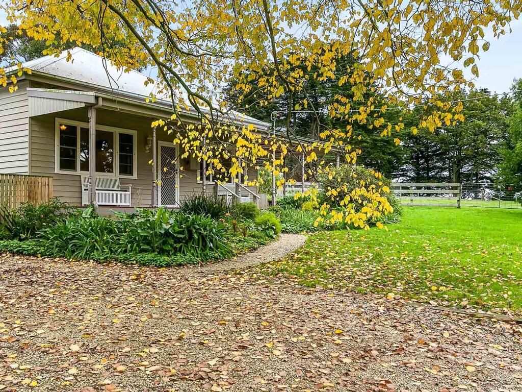 Almurta ACT Hotel Accommodation