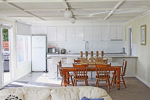 Elusive Penguin - Hotel Accommodation 2