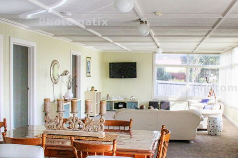 Elusive Penguin - Hotel Accommodation 3