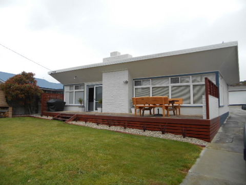 Elusive Penguin - Hotel Accommodation 0