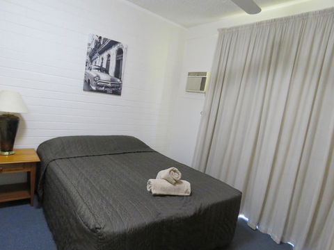 Emerald Gardens Motel & Apartments - Hotel Accommodation 3