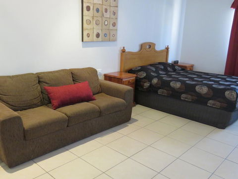 Emerald Gardens Motel & Apartments - Hotel Accommodation 1