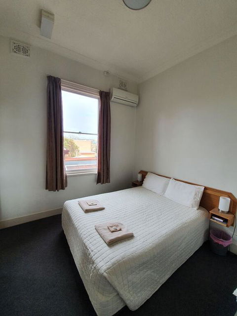 Empire Hotel Goulburn - Hotel Accommodation 3