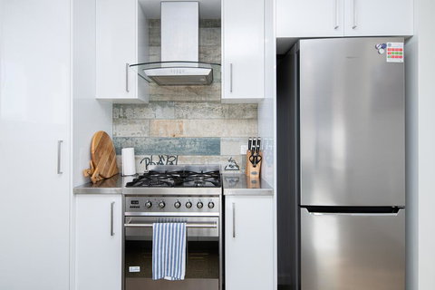 Endsleigh II - Cosy 2 Bedroom Villa, Free Wifi, Near CBD - Hotel Accommodation 3