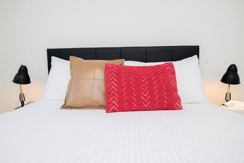 Endsleigh II - Cosy 2 Bedroom Villa, Free Wifi, Near CBD - Hotel Accommodation 1