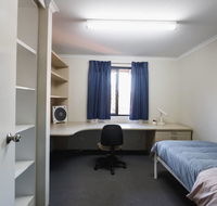 Erica Underwood House 6 Bedroom Flat - Hotel Accommodation