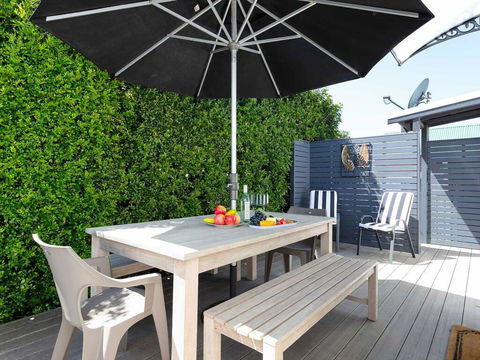 Escape To The Cottage 68 Tomaree Rd Pet Friendly And Boat Parking And WIFI - Hotel Accommodation 3