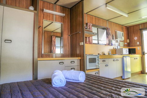 Esk Caravan Park & Rail Trail Motel - Hotel Accommodation 1
