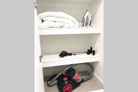 ESQ Astonishing 3BD Apartment 1 Min From Train Station - Hotel Accommodation 3