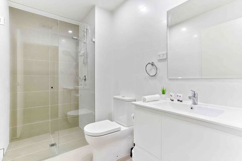 ESQ Astonishing 3BD Apartment 1 Min From Train Station - Hotel Accommodation 2