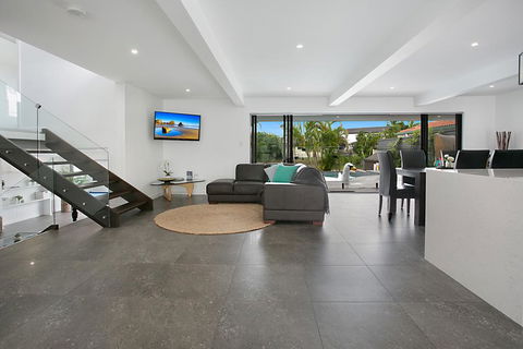 Essence Of Broadbeach - Hotel Accommodation 1