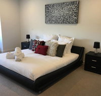 Executive Mansion Spring Racing Melbourne Cup - Hotel Accommodation