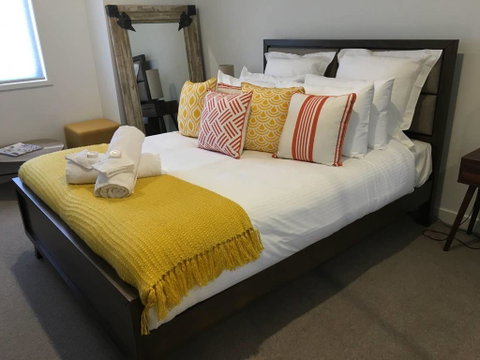 Executive Mansion, Spring Racing, Melbourne Cup - Hotel Accommodation 2