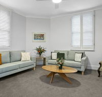 Family Terrace Home Minutes from Oxford Street and CBD - Hotel Accommodation