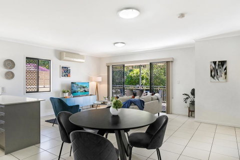 Family-Size Duplex In Quiet Neighbourhood - Hotel Accommodation 2