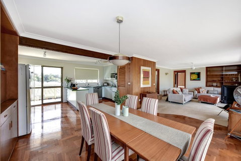 Fi's Relaxing Beach House - Hotel Accommodation 1