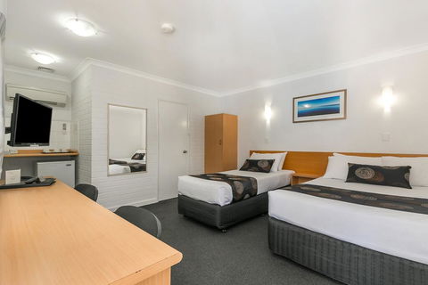 Flag Motor Lodge - Hotel Accommodation 1