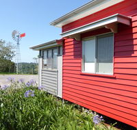 Flame Hill Vineyard - Hotel Accommodation