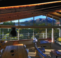 Freycinet Beachfront Retreat - Hotel Accommodation