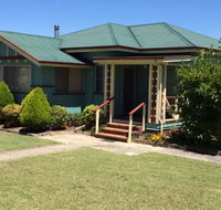 FROGGIES HOLIDAY HOUSE - Hotel Accommodation