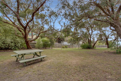 Garnet House - Hotel Accommodation 2