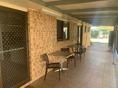 Gin Gin Budget Accommodation - Hotel Accommodation 1