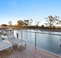 Gippsland Lakehouse A - Canal frontage - Hotel Accommodation