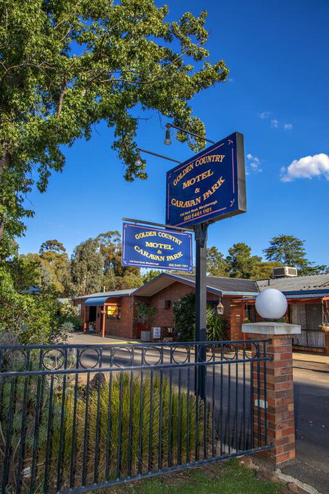 Golden Country Motel And Caravan Park - Hotel Accommodation 3