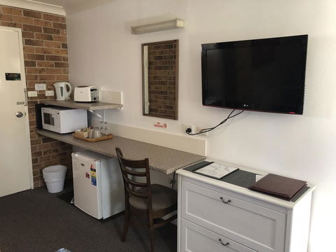 Golden Grain Motor Inn - Hotel Accommodation 3