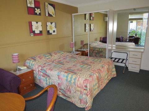 Golfview Lodge - Hotel Accommodation 3