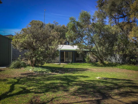 Gone Fishing - Hotel Accommodation 0