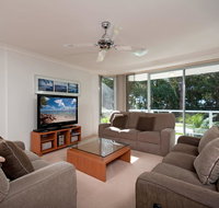 Government Road Unit 03 153 Bagnalls Beach Apartment - Hotel Accommodation