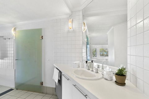 Grange 235 - Cumberland Lorne - Hotel Accommodation 2