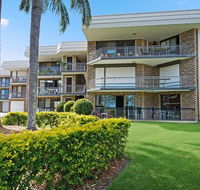 Great location close to waterfront Shops Restaurants and Cafes. - Hotel Accommodation