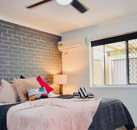 Grey Brick Apartment - Hotel Accommodation