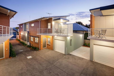 Hamilton On Everton - Hotel Accommodation 1