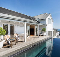 Hampton's Retreat Family friendly water views close to beach with heated pool - Hotel Accommodation
