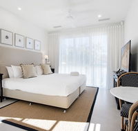 Hamptons 1 Broadbeach Apartment - 1 Bedroom - New Luxurious - Hotel Accommodation