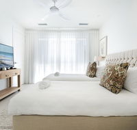 Hamptons Style 2 Bedroom Executive Luxury Apartment - Hotel Accommodation