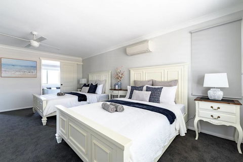 Hamptons Waterfront Getaway - Hotel Accommodation 1