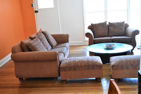 Happy Cozy House For Holidays, Beach, BBQ, Pet Friendly 35kms From CBD In Country Life Style !!! - Hotel Accommodation 3