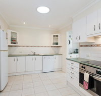 Happy Tails'  55 Pantowora Street - pet friendly air conditioned - Hotel Accommodation