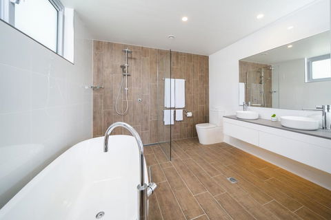 Harbour Cove - Hotel Accommodation 2