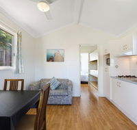 Harbour Lights Tourist Park - Hotel Accommodation