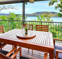 Heliconia 10 Newly Renovated Centrally Located House Hamilton Island - Hotel Accommodation